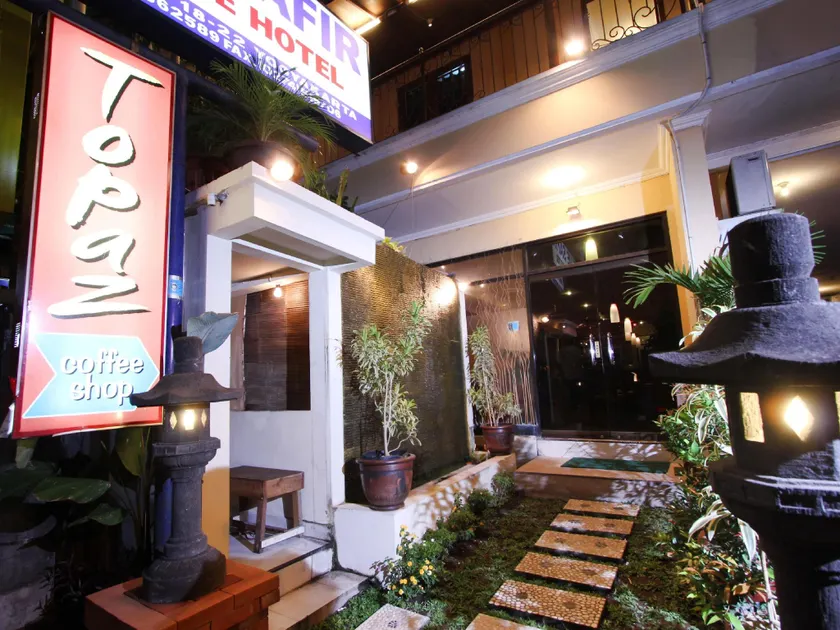 Blue Safir Hotel - Image 1