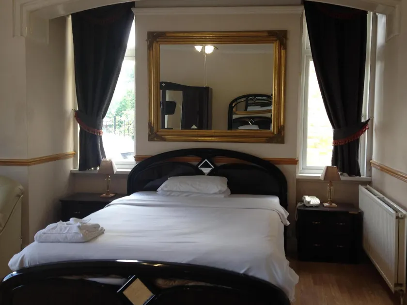 Skyways Hotel - Image 1
