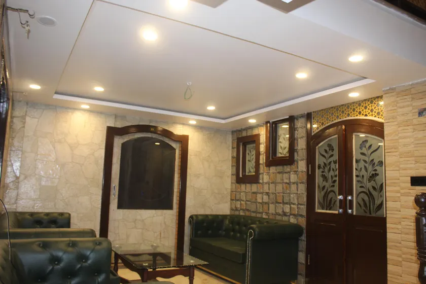 Aarash The Luxury - Image 1