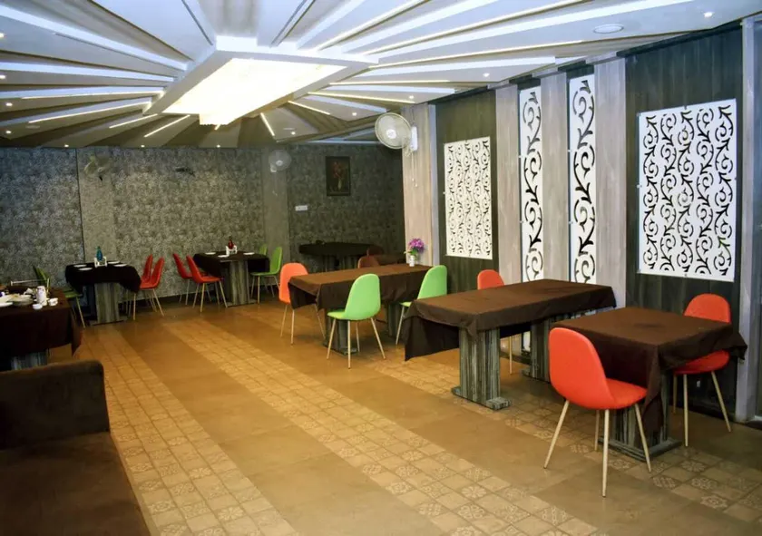 Hotel UMA Palace - Image 1