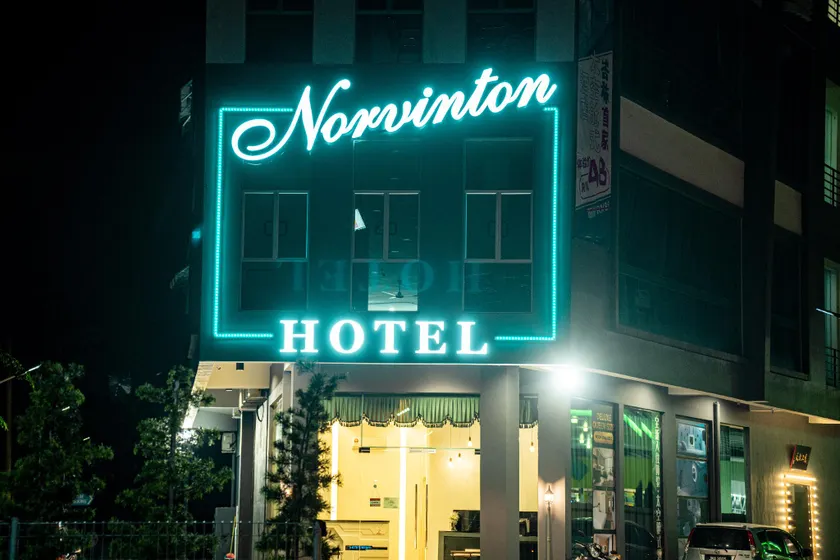 Norvinton Hotel - Image 1