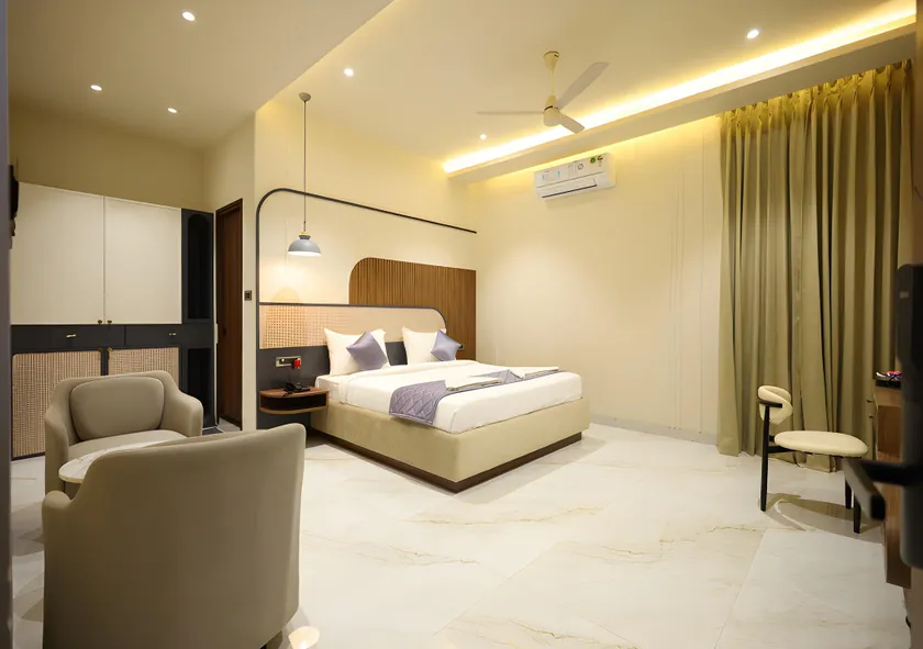 HOTEL AVIRA - Image 1