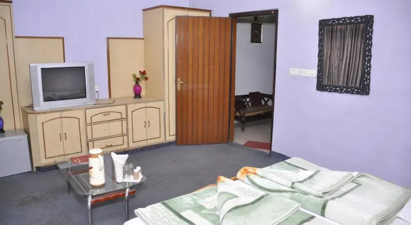 Hotel Pratiksha - Image 1