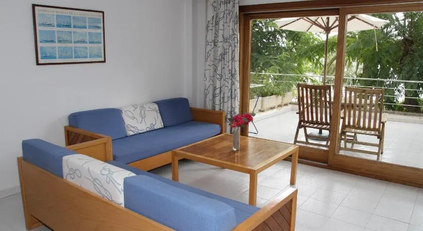 Apartamentos Marina - Image 1