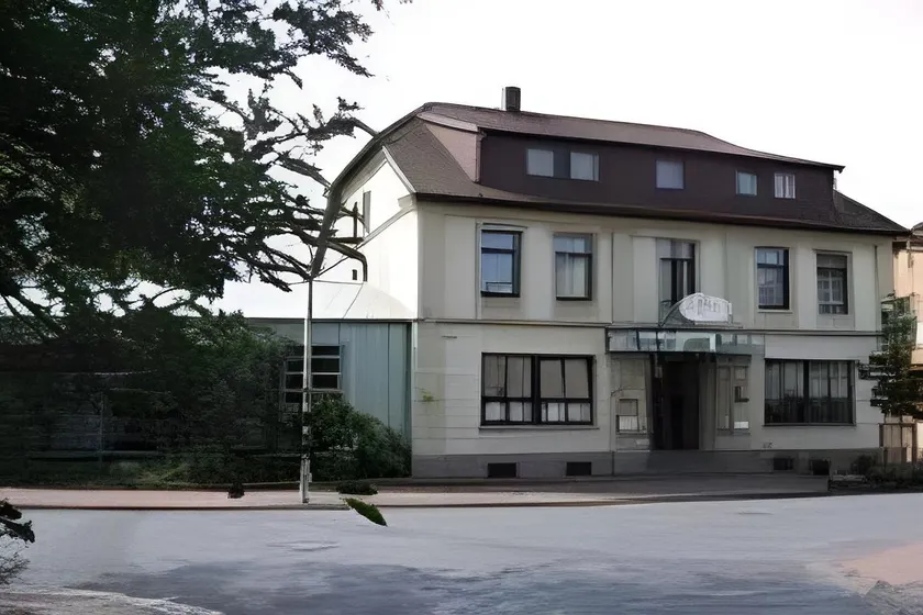 Stichwehs Hotel am Bahnhof - Image 1