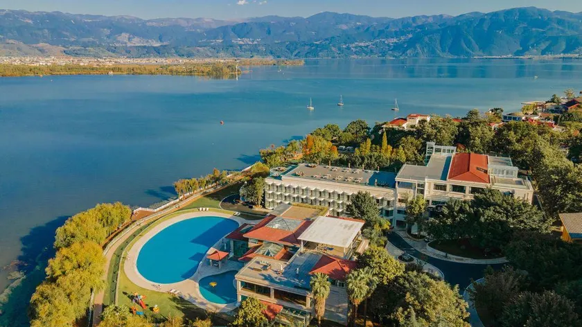 Qionghai Hotel - Image 1
