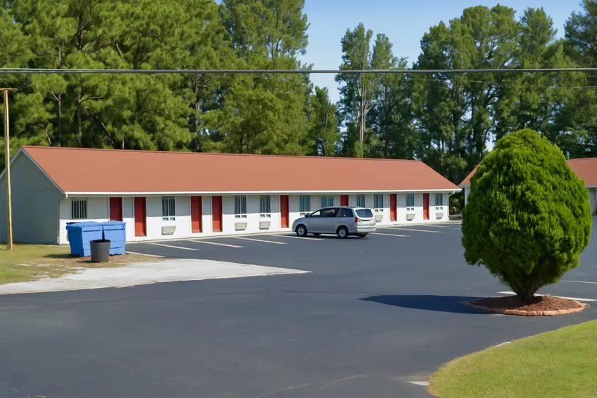 Courtland Inn By Townhouse Franklin VA US 58 - Image 1