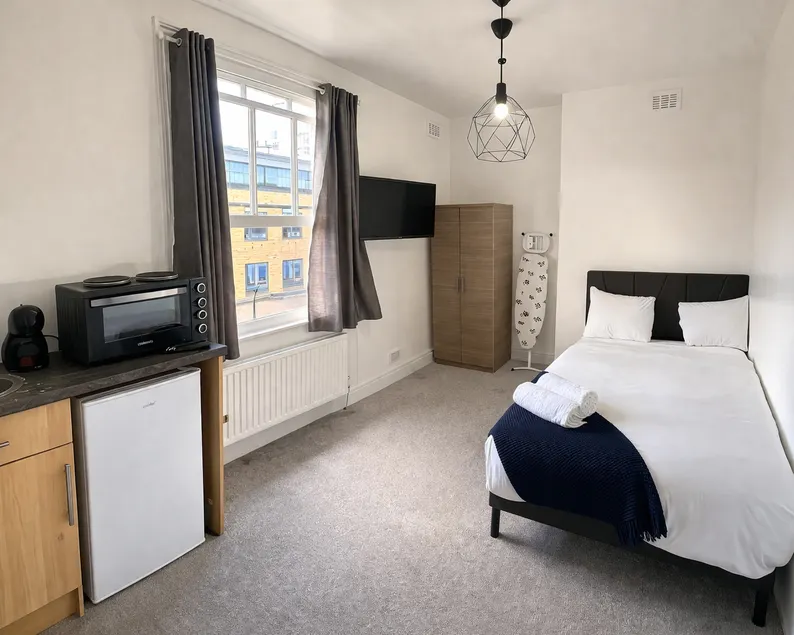 Hammersmith Stayz - Image 1