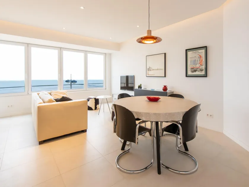Apartment on Zeedijk with Sea View - Image 1