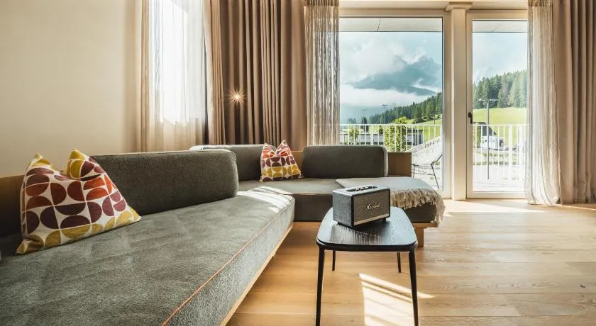 Ariane's Guesthouse – Harmony: Appartamento a Sesto con vista sulla Meridiana di Sesto - Image 1
