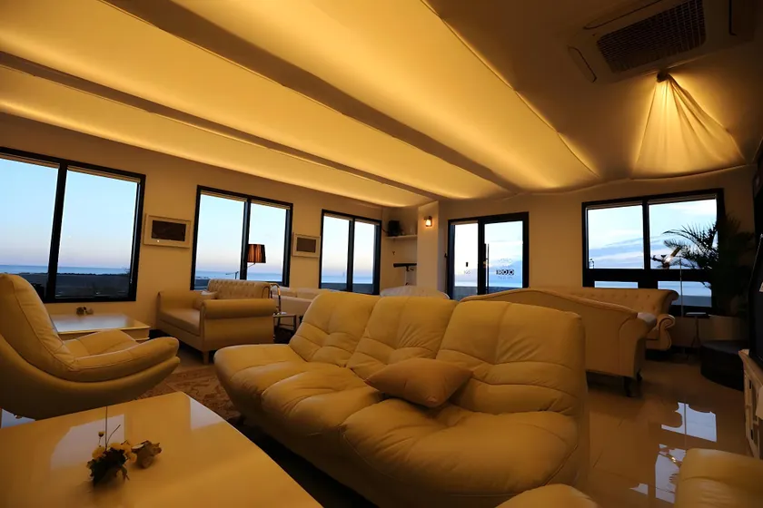 HOTEL52 - Image 1