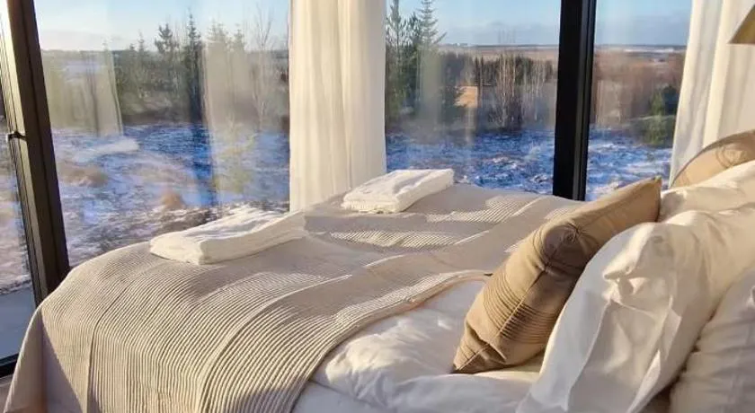 The Glass house - Northern lights hideout - Image 1