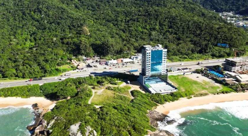 Blue Sea Hotel - Image 1