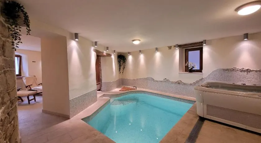 Casa Acqua Dolce - House with 4 Bedrooms and Own Spa - Image 1