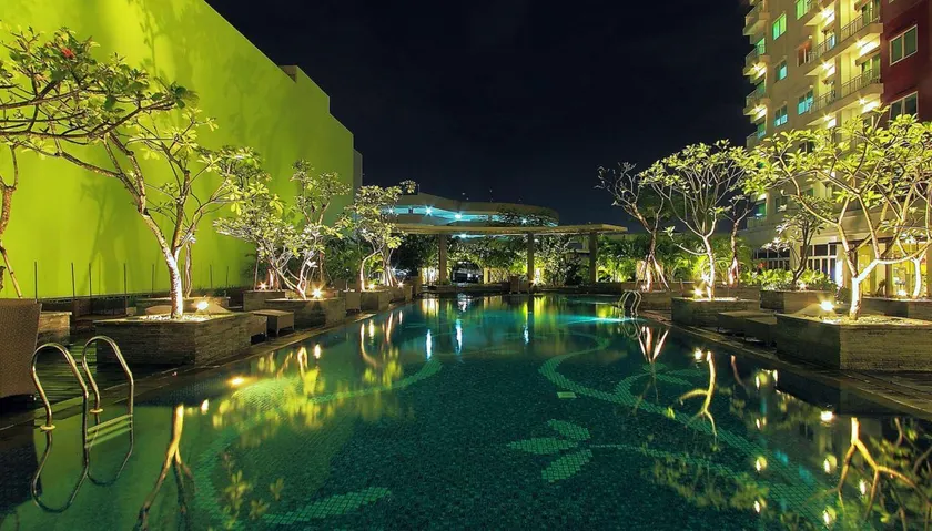 Solo Paragon Hotel & Residence - Image 1