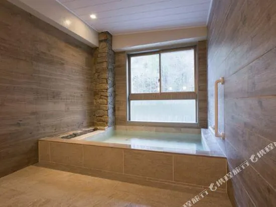 Kitashirakawa Natural Radium Onsen - Image 1