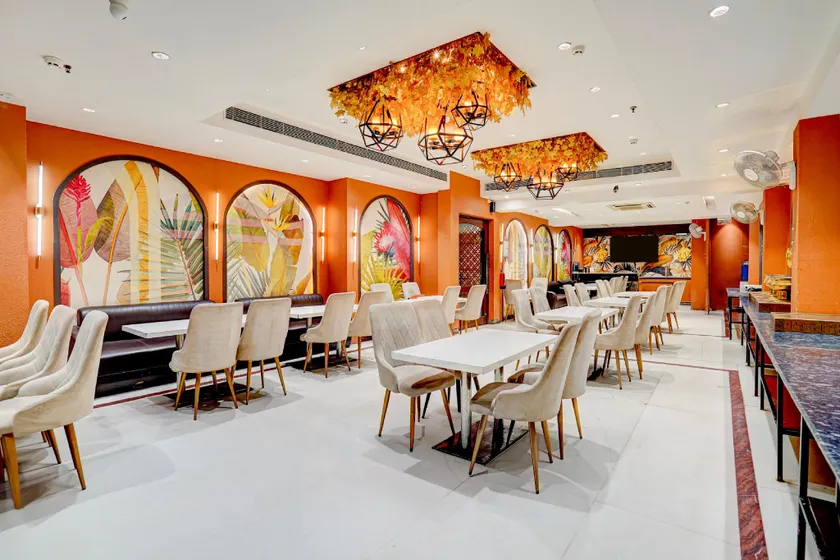 Townhouse OAK ACE MANOR Hotel & Banquet Nearest Vaishali Metro Station - Image 1