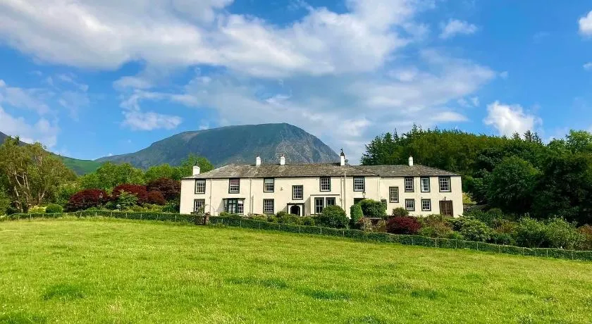Scale Hill Hotel - Image 1