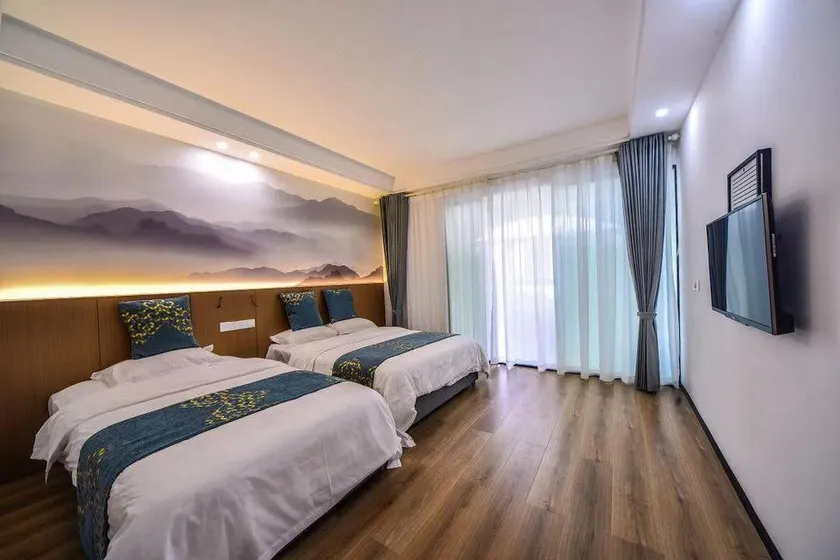 Jinglong Hotel - Image 1