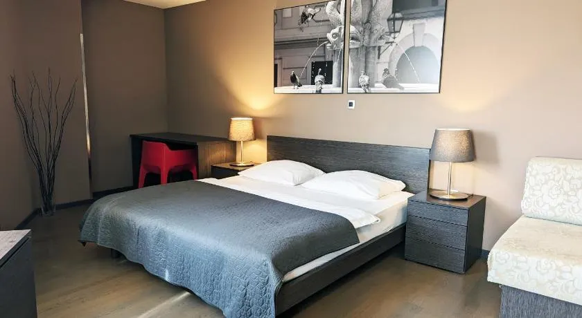 Nitro Rooms - Image 1