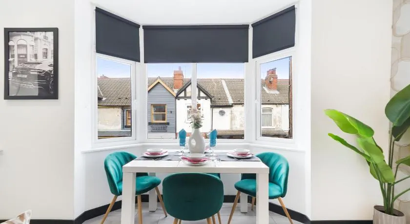 The Yorkshire Hideaway - Sleeps 4 - Great Location - Image 1