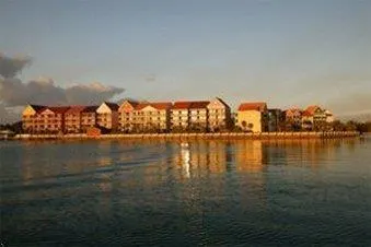 Pelican Bay Hotel - Image 1