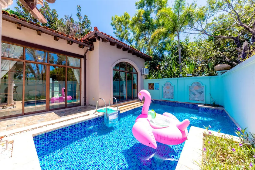 Detached villa with swimming pool in Haitang Bay, Sanya - Image 1