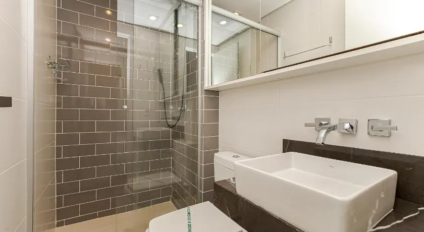 Studio Completo e Moderno com SmartTv, sofa cama, Ac e Wi Fi - Image 1