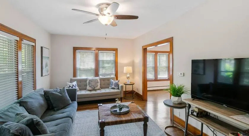 DT Libertyville Home With Arcade PacMan by Navy Base - Image 1