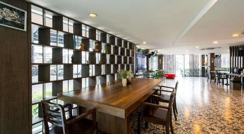 BB Glass House Pattanakrn บีบี กลาสเฮ้าส์ พัฒนาการ - Image 1