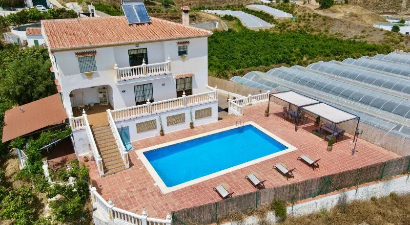 Dream villa with parking, private pool and see views - Image 1