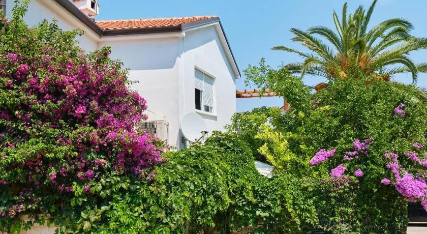 Apartments Antares - Image 1