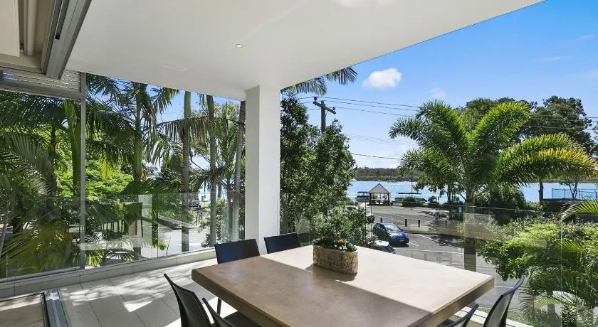 Fantastisk lägenhet vid floden i Noosaville - Unit 2 Wai Cocos 215 Gympie-terrass - Image 1
