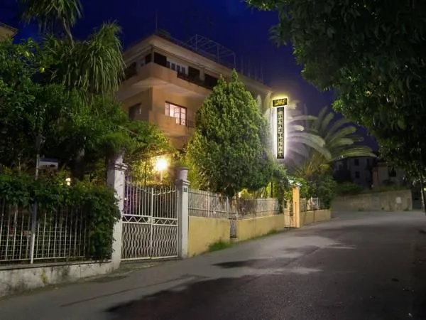 Albergo La Marinella - Image 1
