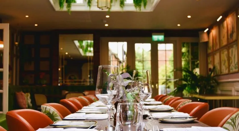 The George Hotel - Image 1