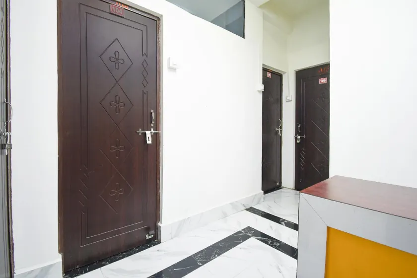 Hotel O The Light Hotel - Image 1