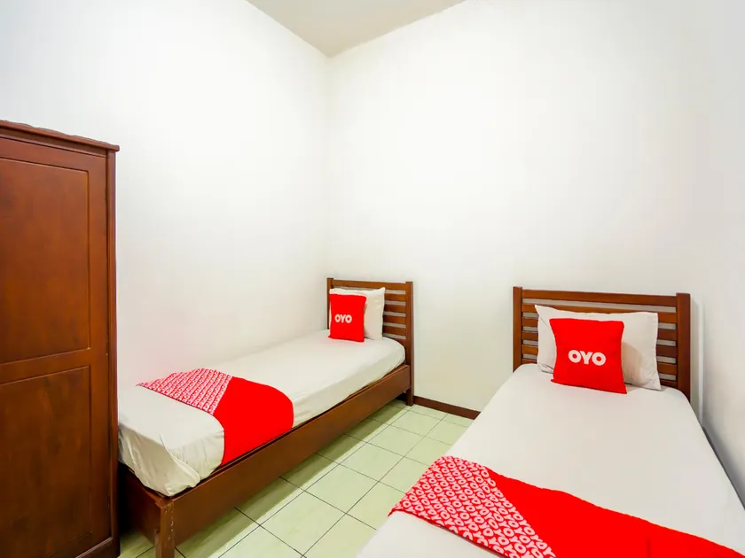 Hotel O Vip Syariah Jemur Andayani - Image 1