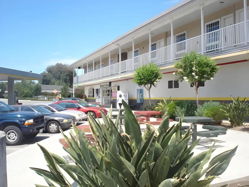 Garlic Farm Inn - Image 1