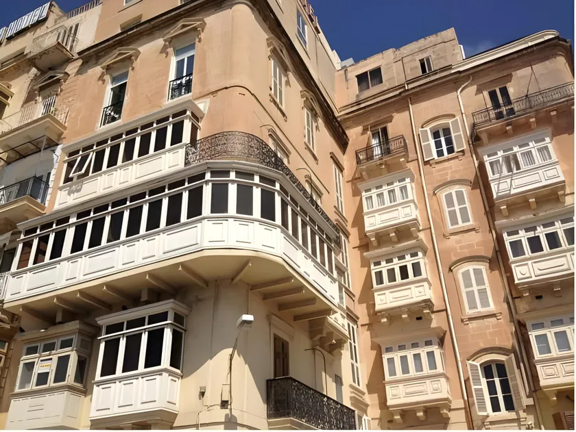 Grand Harbour Hotel - Image 1