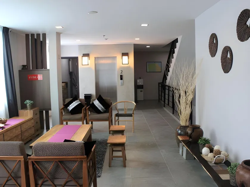 Eatern Hotel - Image 1