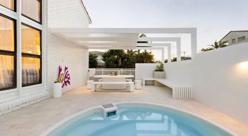 Luxe Retreat - Buddina Beachside - Heated pool - Image 1