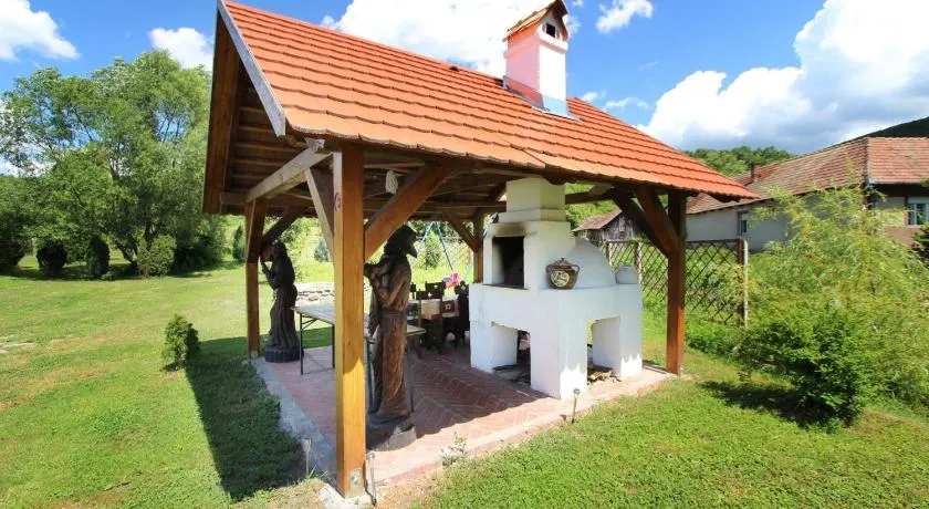 Toldi Vendégház - Image 1