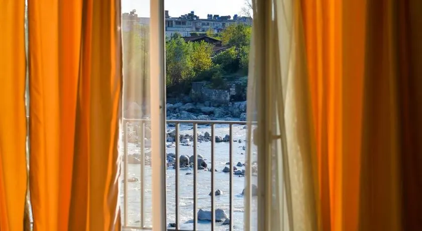 Four Seasons Riverside - Image 1