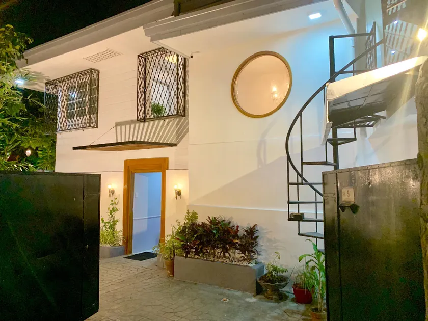 Courtyard Hotel - Image 1