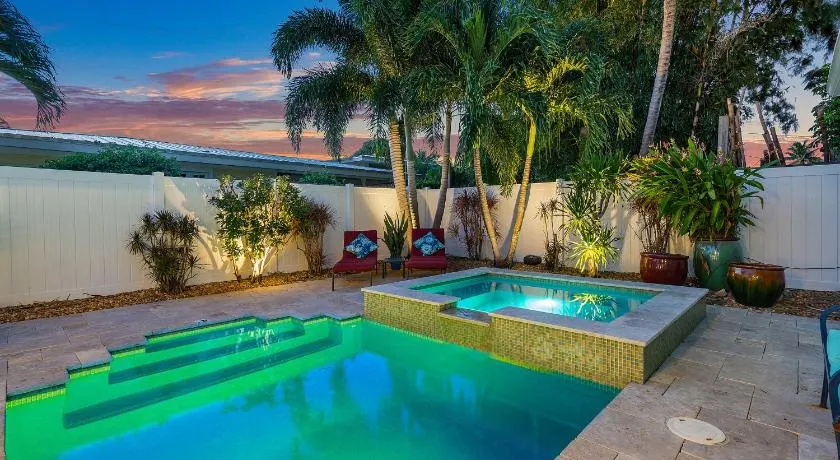 Walk to The Ave- Heated Pool, Spa, Golden Tee and Putting Green - mins to Beach- by Maven Vacation R - Image 1