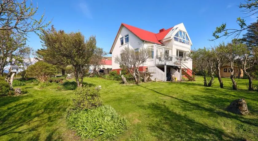 Kidafell Farmhouse - Image 1