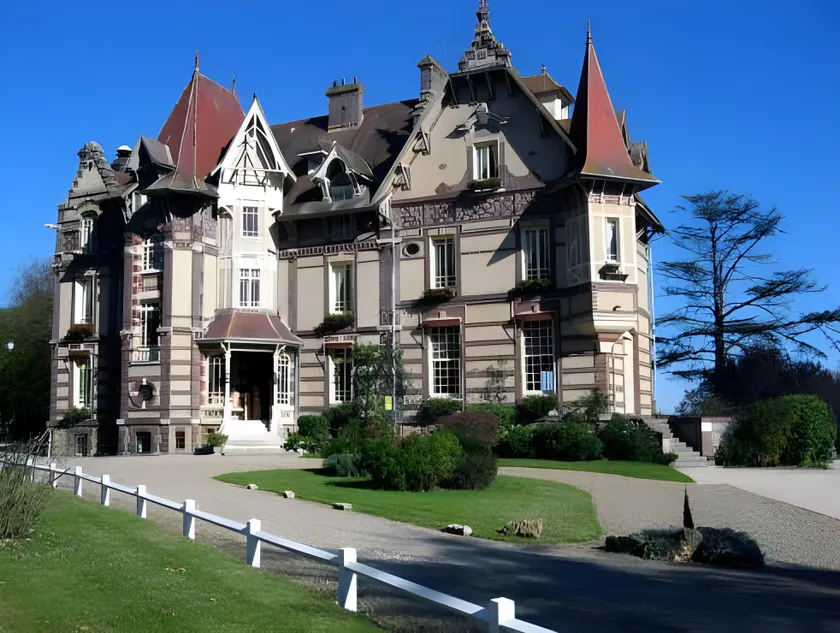 Château de la Râpée Hôtel restaurant - Image 1