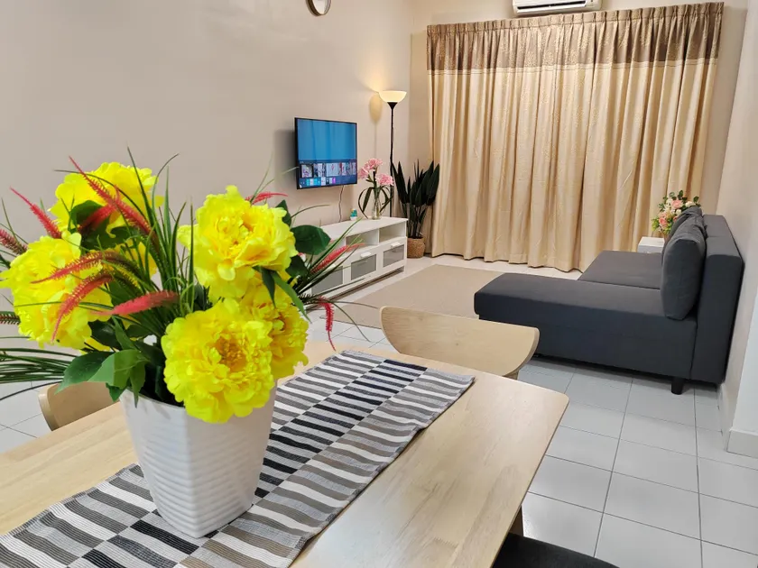 Zanayra Homestay - Image 1