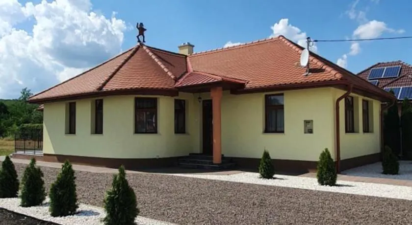 Elringat-lak Apartmanház - Image 1
