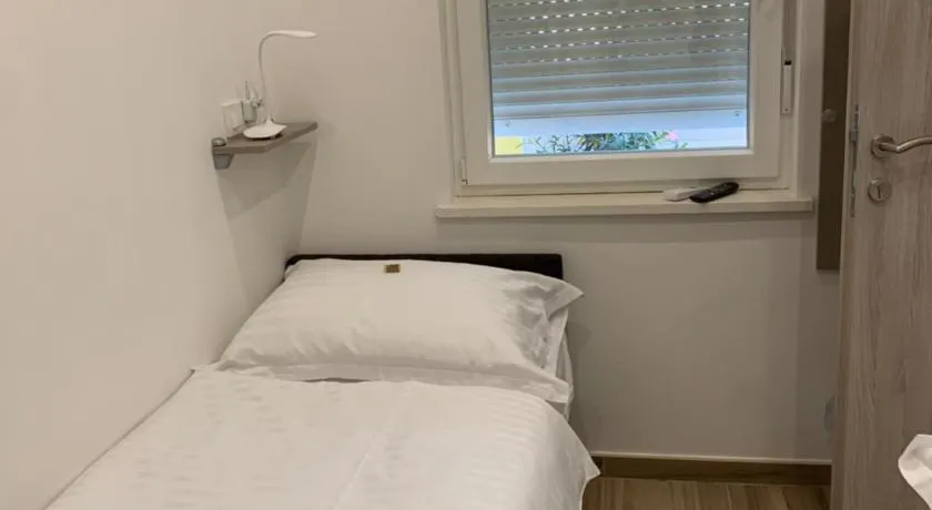 Rirooms - Image 1